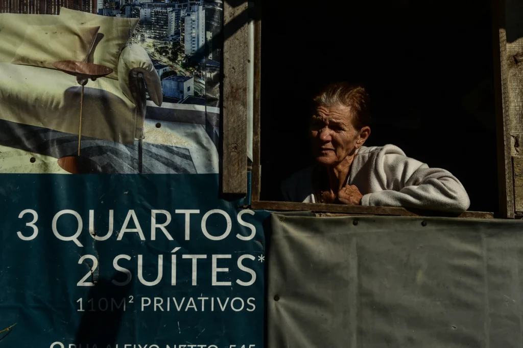 Os home tá cá razão, nós arranja outro lugar